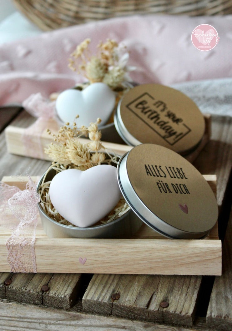 Rub On Aufkleber Alles Gute Geburtstag Happy Birthday A5 Warum du unsere Rub-Ons lieben wirst:  ✔ Randloser Premium-Look   ✔ Besondere Haptik   ✔ Präzise Platzierung dank transparenter Trägerfolie  ✔ Wasser- und kratzfest // Hitze- und UV-beständig   ✔ Starke Haftung auf Glas, Keramik, Holz, Raysin u.v.m.  ✔ Langlebig und hochwertig verarbeitet  ✔ Auch gewerblich nutzbar – keine zusätzliche Lizenz nötig