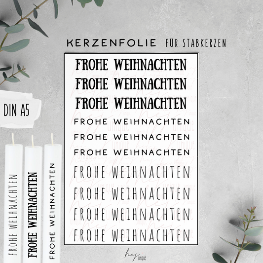 Kerzenfolie Schriftzüge Frohe Weihnachten Warum du unsere Kerzenfolie lieben wirst:  ✔ Edle Premium-Folie mit hochwertiger Optik  ✔ Speziell für Kerzen entwickelt   ✔ Aktivierung des Klebers ganz einfach mit Wasser   ✔ Wischfest und langlebig bei sorgfältiger Verarbeitung  ✔ Besonders elastisch – passt sich Kerzenoberfläche optimal an  ✔ Gewerblich nutzbar – keine zusätzliche Lizenz nötig