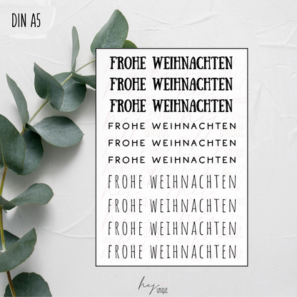 Kerzenfolie Schriftzüge Frohe Weihnachten Warum du unsere Kerzenfolie lieben wirst:  ✔ Edle Premium-Folie mit hochwertiger Optik  ✔ Speziell für Kerzen entwickelt   ✔ Aktivierung des Klebers ganz einfach mit Wasser   ✔ Wischfest und langlebig bei sorgfältiger Verarbeitung  ✔ Besonders elastisch – passt sich Kerzenoberfläche optimal an  ✔ Gewerblich nutzbar – keine zusätzliche Lizenz nötig