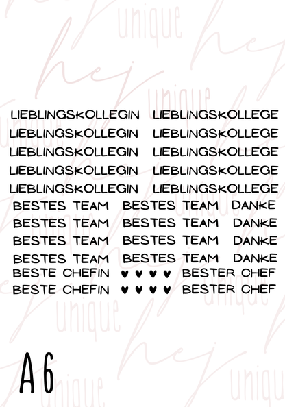 Rub On Aufkleber Kugelschreiber Family Friends& Others Mini zb Warum du unsere Rub-Ons lieben wirst:  ✔ Randloser Premium-Look   ✔ Besondere Haptik   ✔ Präzise Platzierung dank transparenter Trägerfolie  ✔ Wasser- und kratzfest // Hitze- und UV-beständig   ✔ Starke Haftung auf Glas, Keramik, Holz, Raysin u.v.m.  ✔ Langlebig und hochwertig verarbeitet  ✔ Auch gewerblich nutzbar – keine zusätzliche Lizenz nötig