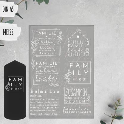 Kerzenfolie Familie Stumpenkerzen Family Warum du unsere Kerzenfolie lieben wirst:  ✔ Edle Premium-Folie mit hochwertiger Optik  ✔ Speziell für Kerzen entwickelt   ✔ Aktivierung des Klebers ganz einfach mit Wasser   ✔ Wischfest und langlebig bei sorgfältiger Verarbeitung  ✔ Besonders elastisch – passt sich Kerzenoberfläche optimal an  ✔ Gewerblich nutzbar – keine zusätzliche Lizenz nötig