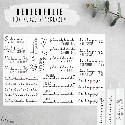 Kerzenfolie Sei glücklich kurze Kerzen Warum du unsere Kerzenfolie lieben wirst:  ✔ Edle Premium-Folie mit hochwertiger Optik  ✔ Speziell für Kerzen entwickelt   ✔ Aktivierung des Klebers ganz einfach mit Wasser   ✔ Wischfest und langlebig bei sorgfältiger Verarbeitung  ✔ Besonders elastisch – passt sich Kerzenoberfläche optimal an  ✔ Gewerblich nutzbar – keine zusätzliche Lizenz nötig