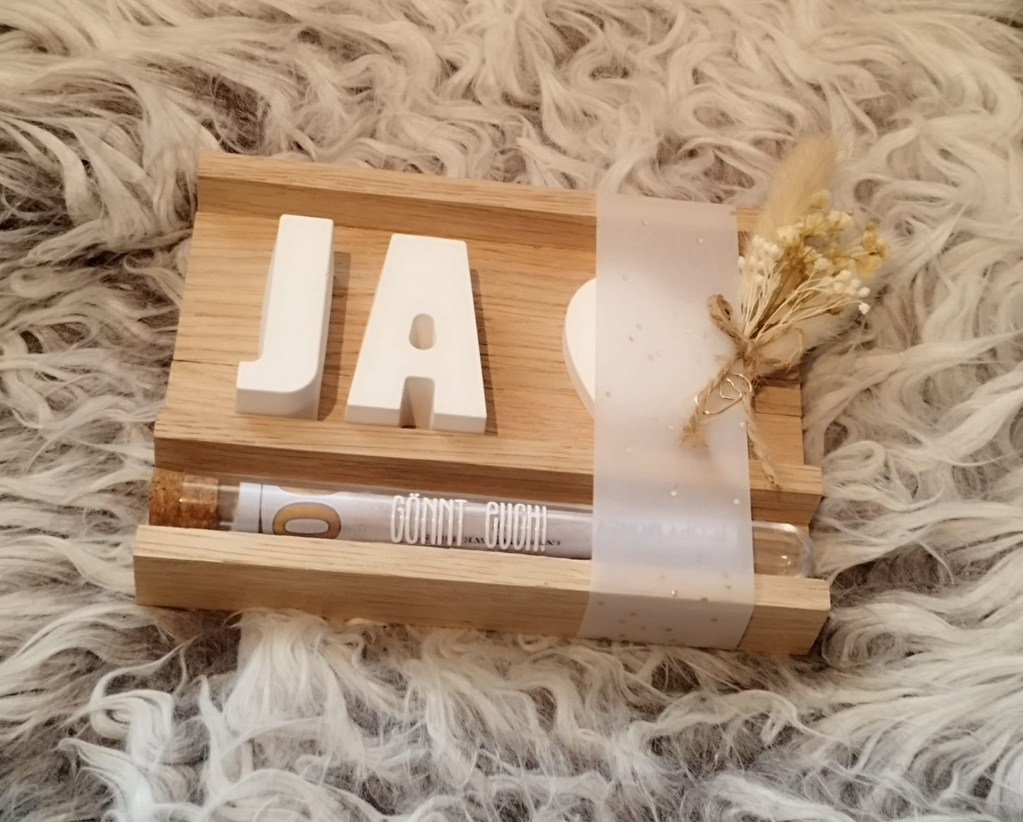 Rub On Aufkleber Wunscherfüller A5 Warum du unsere Rub-Ons lieben wirst:  ✔ Randloser Premium-Look   ✔ Besondere Haptik   ✔ Präzise Platzierung dank transparenter Trägerfolie  ✔ Wasser- und kratzfest // Hitze- und UV-beständig   ✔ Starke Haftung auf Glas, Keramik, Holz, Raysin u.v.m.  ✔ Langlebig und hochwertig verarbeitet  ✔ Auch gewerblich nutzbar – keine zusätzliche Lizenz nötig