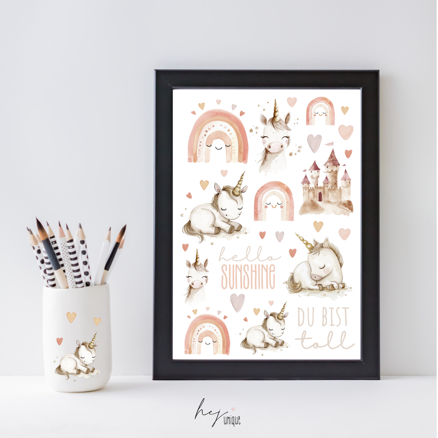 Rub On Aufkleber Einhörner A5 Warum du unsere Rub-Ons lieben wirst:  ✔ Randloser Premium-Look   ✔ Besondere Haptik   ✔ Präzise Platzierung dank transparenter Trägerfolie  ✔ Wasser- und kratzfest // Hitze- und UV-beständig   ✔ Starke Haftung auf Glas, Keramik, Holz, Raysin u.v.m.  ✔ Langlebig und hochwertig verarbeitet  ✔ Auch gewerblich nutzbar – keine zusätzliche Lizenz nötig