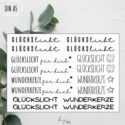 Kerzenfolie Glückslicht Kerzenfolie für Stumpenkerzen  Warum du unsere Kerzenfolie lieben wirst:  ✔ Edle Premium-Folie mit hochwertiger Optik  ✔ Speziell für Kerzen entwickelt   ✔ Aktivierung des Klebers ganz einfach mit Wasser   ✔ Wischfest und langlebig bei sorgfältiger Verarbeitung  ✔ Besonders elastisch – passt sich Kerzenoberfläche optimal an  ✔ Gewerblich nutzbar – keine zusätzliche Lizenz nötig