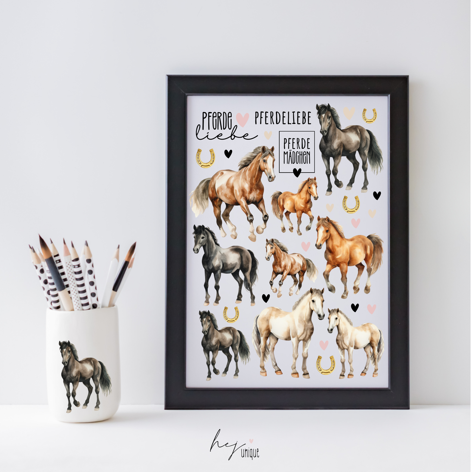 Rub On Aufkleber Pferde A5 Warum du unsere Rub-Ons lieben wirst:  ✔ Randloser Premium-Look   ✔ Besondere Haptik   ✔ Präzise Platzierung dank transparenter Trägerfolie  ✔ Wasser- und kratzfest // Hitze- und UV-beständig   ✔ Starke Haftung auf Glas, Keramik, Holz, Raysin u.v.m.  ✔ Langlebig und hochwertig verarbeitet  ✔ Auch gewerblich nutzbar – keine zusätzliche Lizenz nötig