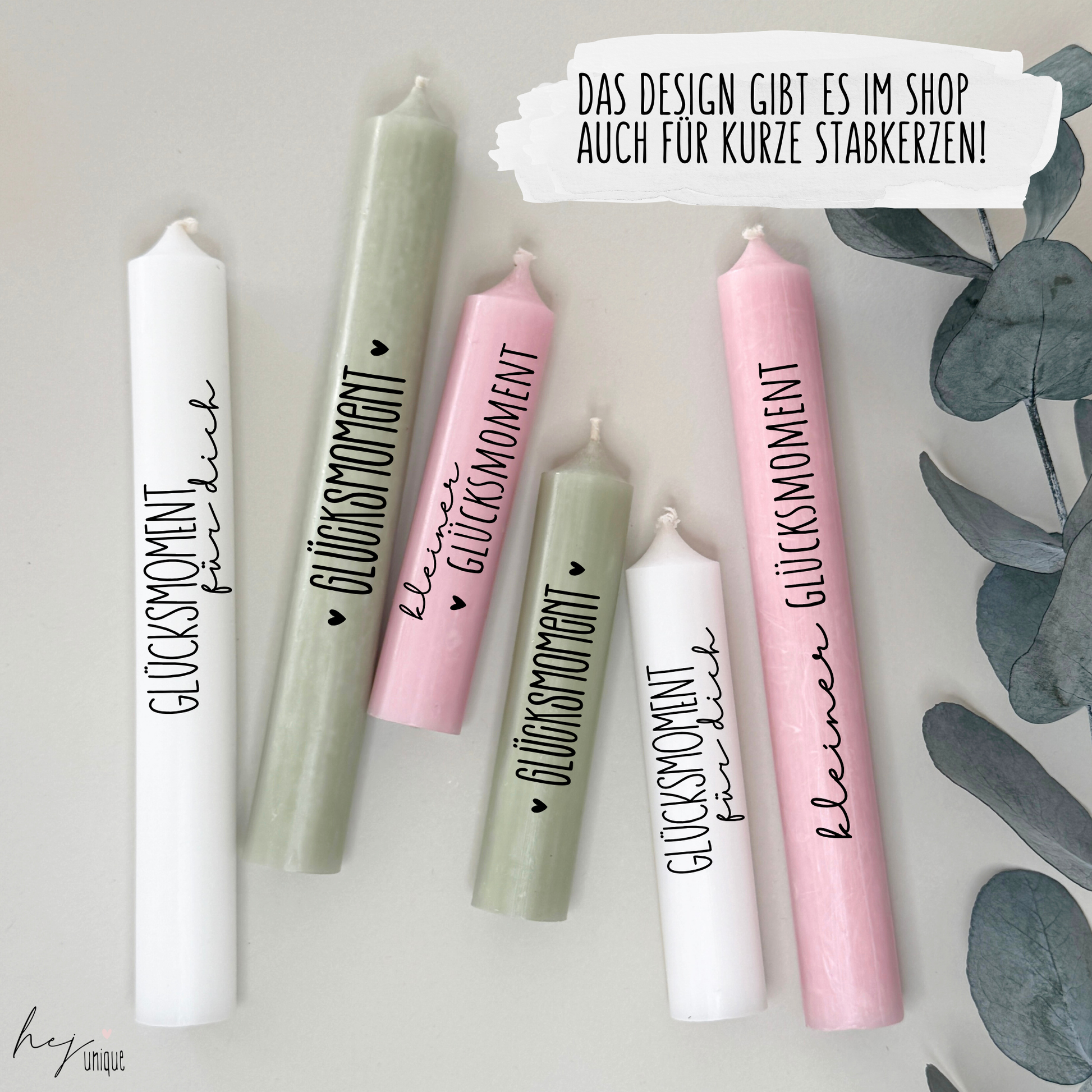 Kerzenfolie Glücksmoment DIY Folie  Warum du unsere Kerzenfolie lieben wirst:  ✔ Edle Premium-Folie mit hochwertiger Optik  ✔ Speziell für Kerzen entwickelt   ✔ Aktivierung des Klebers ganz einfach mit Wasser   ✔ Wischfest und langlebig bei sorgfältiger Verarbeitung  ✔ Besonders elastisch – passt sich Kerzenoberfläche optimal an  ✔ Gewerblich nutzbar – keine zusätzliche Lizenz nötig