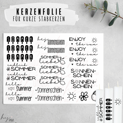 Kerzenfolie Sommer kurze Kerzen Warum du unsere Kerzenfolie lieben wirst:  ✔ Edle Premium-Folie mit hochwertiger Optik  ✔ Speziell für Kerzen entwickelt   ✔ Aktivierung des Klebers ganz einfach mit Wasser   ✔ Wischfest und langlebig bei sorgfältiger Verarbeitung  ✔ Besonders elastisch – passt sich Kerzenoberfläche optimal an  ✔ Gewerblich nutzbar – keine zusätzliche Lizenz nötig