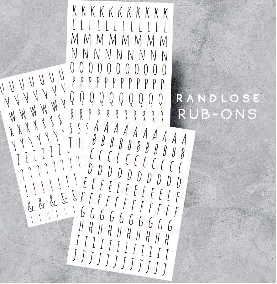 Rub On Aufkleber Buchstaben-Set Alphabet Personalisierung A5 Warum du unsere Rub-Ons lieben wirst:  ✔ Randloser Premium-Look   ✔ Besondere Haptik   ✔ Präzise Platzierung dank transparenter Trägerfolie  ✔ Wasser- und kratzfest // Hitze- und UV-beständig   ✔ Starke Haftung auf Glas, Keramik, Holz, Raysin u.v.m.  ✔ Langlebig und hochwertig verarbeitet  ✔ Auch gewerblich nutzbar – keine zusätzliche Lizenz nötig