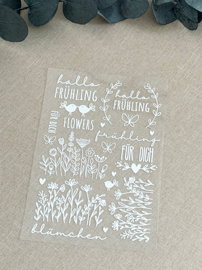 Rub On Aufkleber Frühling XL A5 Warum du unsere Rub-Ons lieben wirst:  ✔ Randloser Premium-Look   ✔ Besondere Haptik   ✔ Präzise Platzierung dank transparenter Trägerfolie  ✔ Wasser- und kratzfest // Hitze- und UV-beständig   ✔ Starke Haftung auf Glas, Keramik, Holz, Raysin u.v.m.  ✔ Langlebig und hochwertig verarbeitet  ✔ Auch gewerblich nutzbar – keine zusätzliche Lizenz nötig