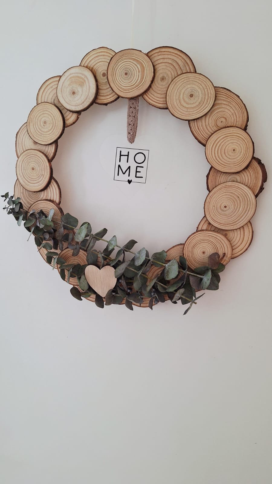 Rub On Aufkleber Zuhause Häuser A5 Warum du unsere Rub-Ons lieben wirst:  ✔ Randloser Premium-Look   ✔ Besondere Haptik   ✔ Präzise Platzierung dank transparenter Trägerfolie  ✔ Wasser- und kratzfest // Hitze- und UV-beständig   ✔ Starke Haftung auf Glas, Keramik, Holz, Raysin u.v.m.  ✔ Langlebig und hochwertig verarbeitet  ✔ Auch gewerblich nutzbar – keine zusätzliche Lizenz nötig