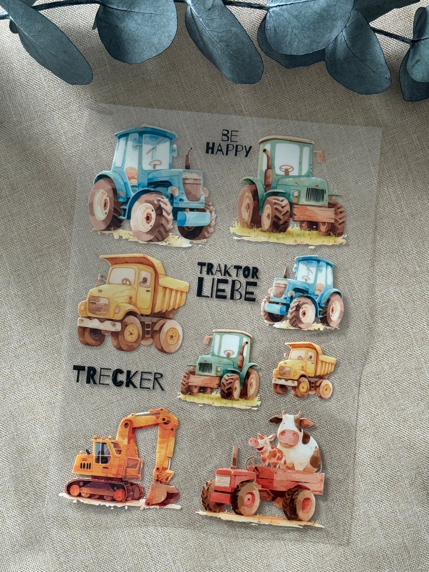 Rub On Aufkleber Bagger A5 Warum du unsere Rub-Ons lieben wirst:  ✔ Randloser Premium-Look   ✔ Besondere Haptik   ✔ Präzise Platzierung dank transparenter Trägerfolie  ✔ Wasser- und kratzfest // Hitze- und UV-beständig   ✔ Starke Haftung auf Glas, Keramik, Holz, Raysin u.v.m.  ✔ Langlebig und hochwertig verarbeitet  ✔ Auch gewerblich nutzbar – keine zusätzliche Lizenz nötig