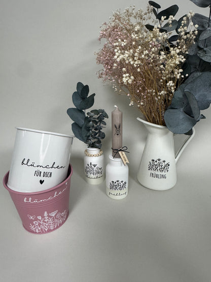 Rub On Aufkleber Frühling XL A5 Warum du unsere Rub-Ons lieben wirst:  ✔ Randloser Premium-Look   ✔ Besondere Haptik   ✔ Präzise Platzierung dank transparenter Trägerfolie  ✔ Wasser- und kratzfest // Hitze- und UV-beständig   ✔ Starke Haftung auf Glas, Keramik, Holz, Raysin u.v.m.  ✔ Langlebig und hochwertig verarbeitet  ✔ Auch gewerblich nutzbar – keine zusätzliche Lizenz nötig