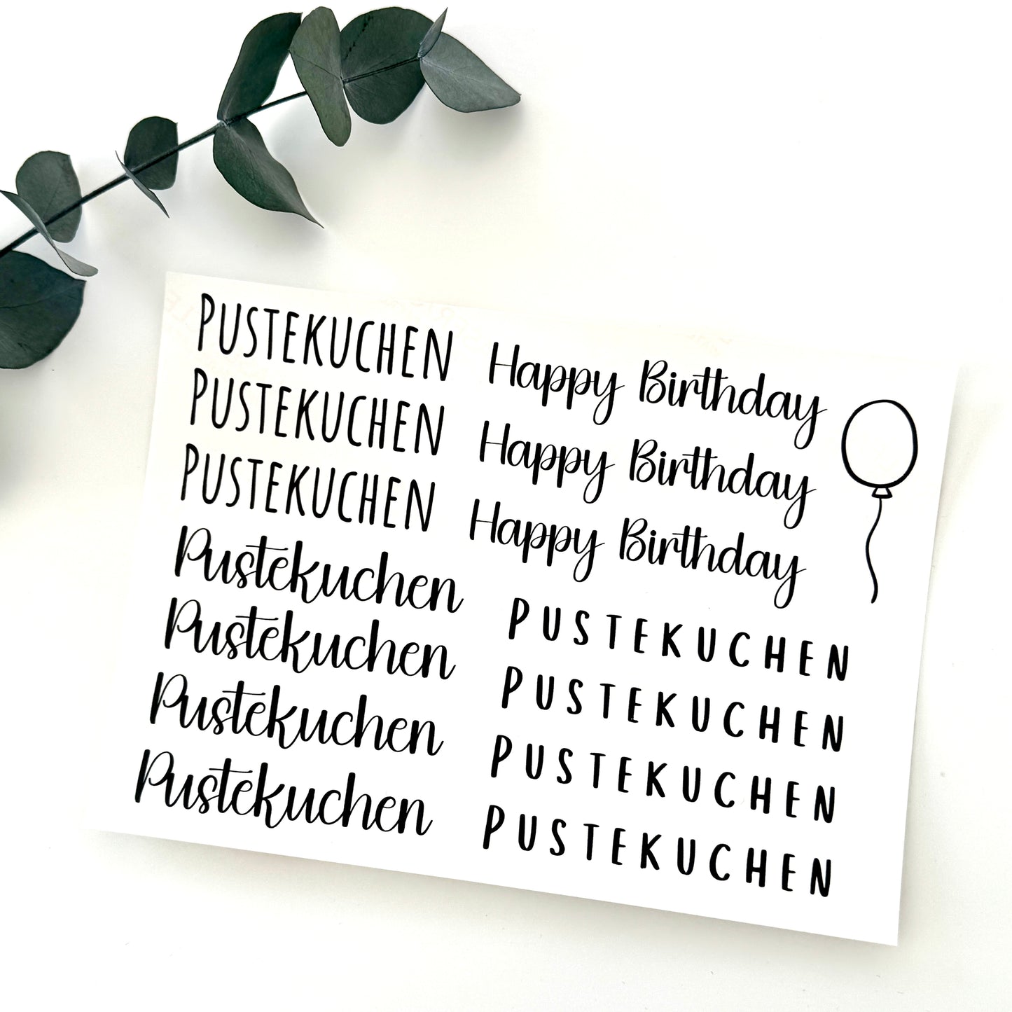 Kerzenfolie Pustekuchen DIY Folie Warum du unsere Kerzenfolie lieben wirst:  ✔ Edle Premium-Folie mit hochwertiger Optik  ✔ Speziell für Kerzen entwickelt   ✔ Aktivierung des Klebers ganz einfach mit Wasser   ✔ Wischfest und langlebig bei sorgfältiger Verarbeitung  ✔ Besonders elastisch – passt sich Kerzenoberfläche optimal an  ✔ Gewerblich nutzbar – keine zusätzliche Lizenz nötig