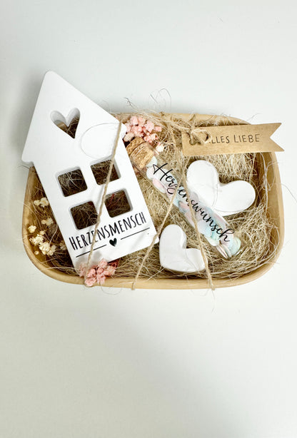 Rub On Aufkleber Reagenzglas Sprüche Wunscherfüller A5 Warum du unsere Rub-Ons lieben wirst:  ✔ Randloser Premium-Look   ✔ Besondere Haptik   ✔ Präzise Platzierung dank transparenter Trägerfolie  ✔ Wasser- und kratzfest // Hitze- und UV-beständig   ✔ Starke Haftung auf Glas, Keramik, Holz, Raysin u.v.m.  ✔ Langlebig und hochwertig verarbeitet  ✔ Auch gewerblich nutzbar – keine zusätzliche Lizenz nötig