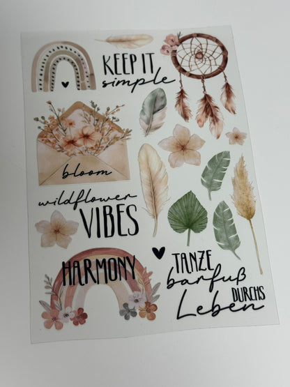 Rub On Aufkleber Boho A5 Deko  Warum du unsere Rub-Ons lieben wirst:  ✔ Randloser Premium-Look   ✔ Besondere Haptik   ✔ Präzise Platzierung dank transparenter Trägerfolie  ✔ Wasser- und kratzfest // Hitze- und UV-beständig   ✔ Starke Haftung auf Glas, Keramik, Holz, Raysin u.v.m.  ✔ Langlebig und hochwertig verarbeitet  ✔ Auch gewerblich nutzbar – keine zusätzliche Lizenz nötig