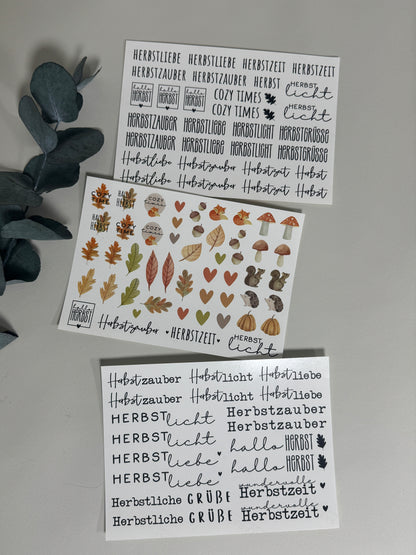 Kerzenfolie Herbst Woodland Stabkerzen Warum du unsere Kerzenfolie lieben wirst:  ✔ Edle Premium-Folie mit hochwertiger Optik  ✔ Speziell für Kerzen entwickelt   ✔ Aktivierung des Klebers ganz einfach mit Wasser   ✔ Wischfest und langlebig bei sorgfältiger Verarbeitung  ✔ Besonders elastisch – passt sich Kerzenoberfläche optimal an  ✔ Gewerblich nutzbar – keine zusätzliche Lizenz nötig