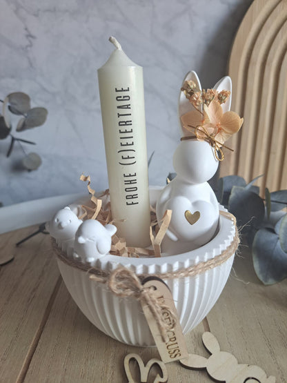 Kerzenfolie Ostern kurze Stabkerzen Warum du unsere Kerzenfolie lieben wirst:  ✔ Edle Premium-Folie mit hochwertiger Optik  ✔ Speziell für Kerzen entwickelt   ✔ Aktivierung des Klebers ganz einfach mit Wasser   ✔ Wischfest und langlebig bei sorgfältiger Verarbeitung  ✔ Besonders elastisch – passt sich Kerzenoberfläche optimal an  ✔ Gewerblich nutzbar – keine zusätzliche Lizenz nötig